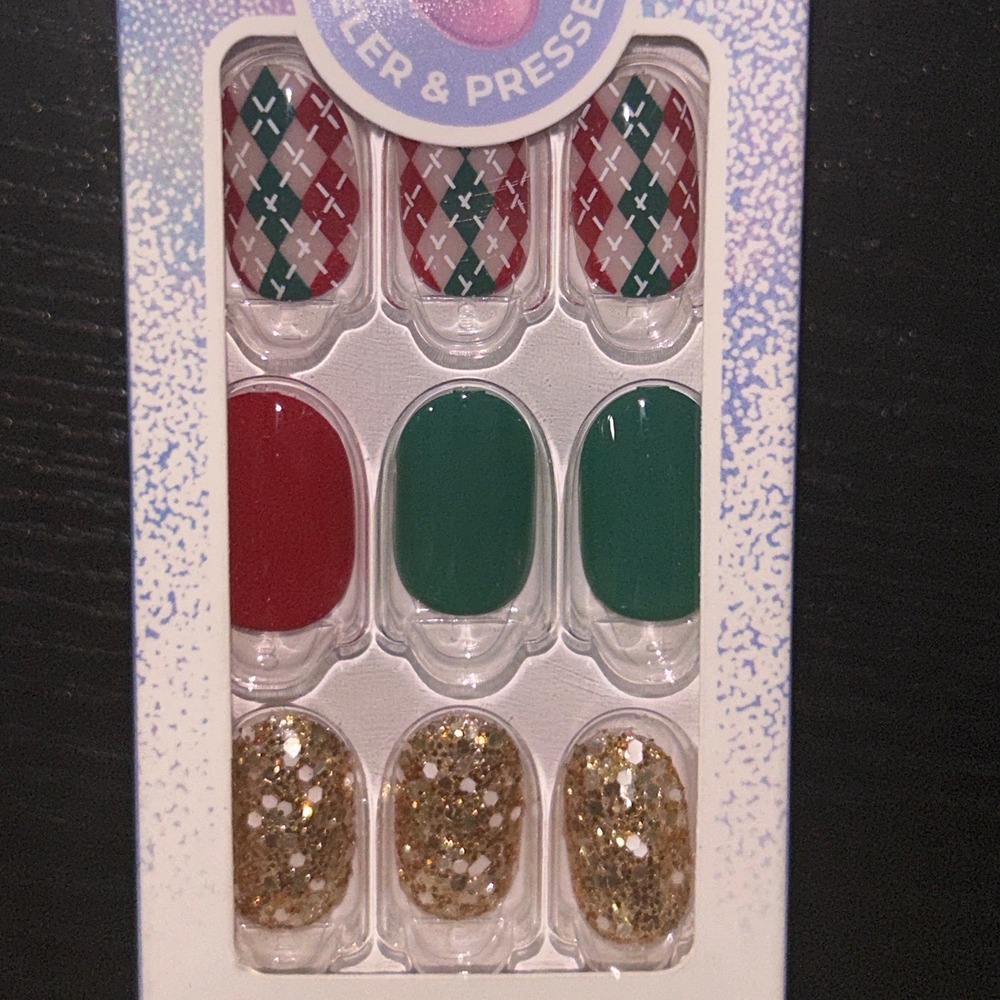 imPRESS Press On Nails Snow Globe Short Christmas Argyle Red Green Gold